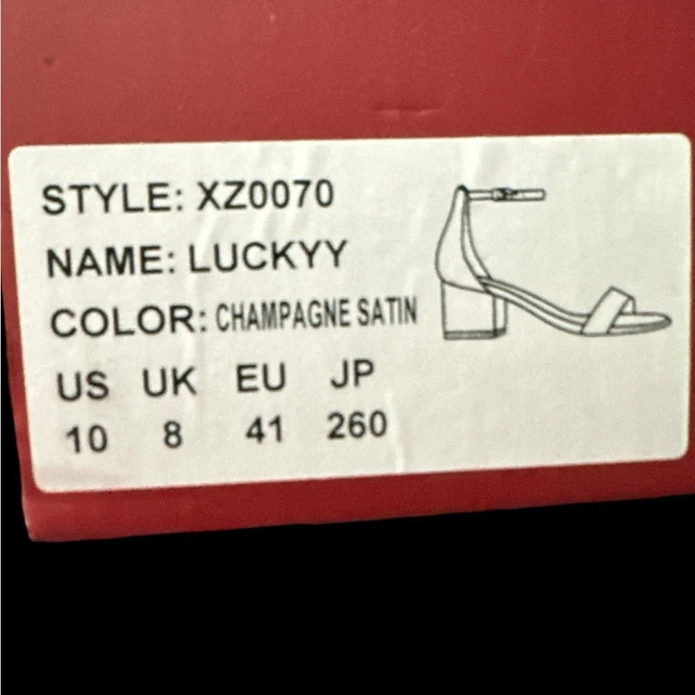 Pizz Annu Women's Satin Champagne Blush 2 inch Heels size 10‎ NWT in Box